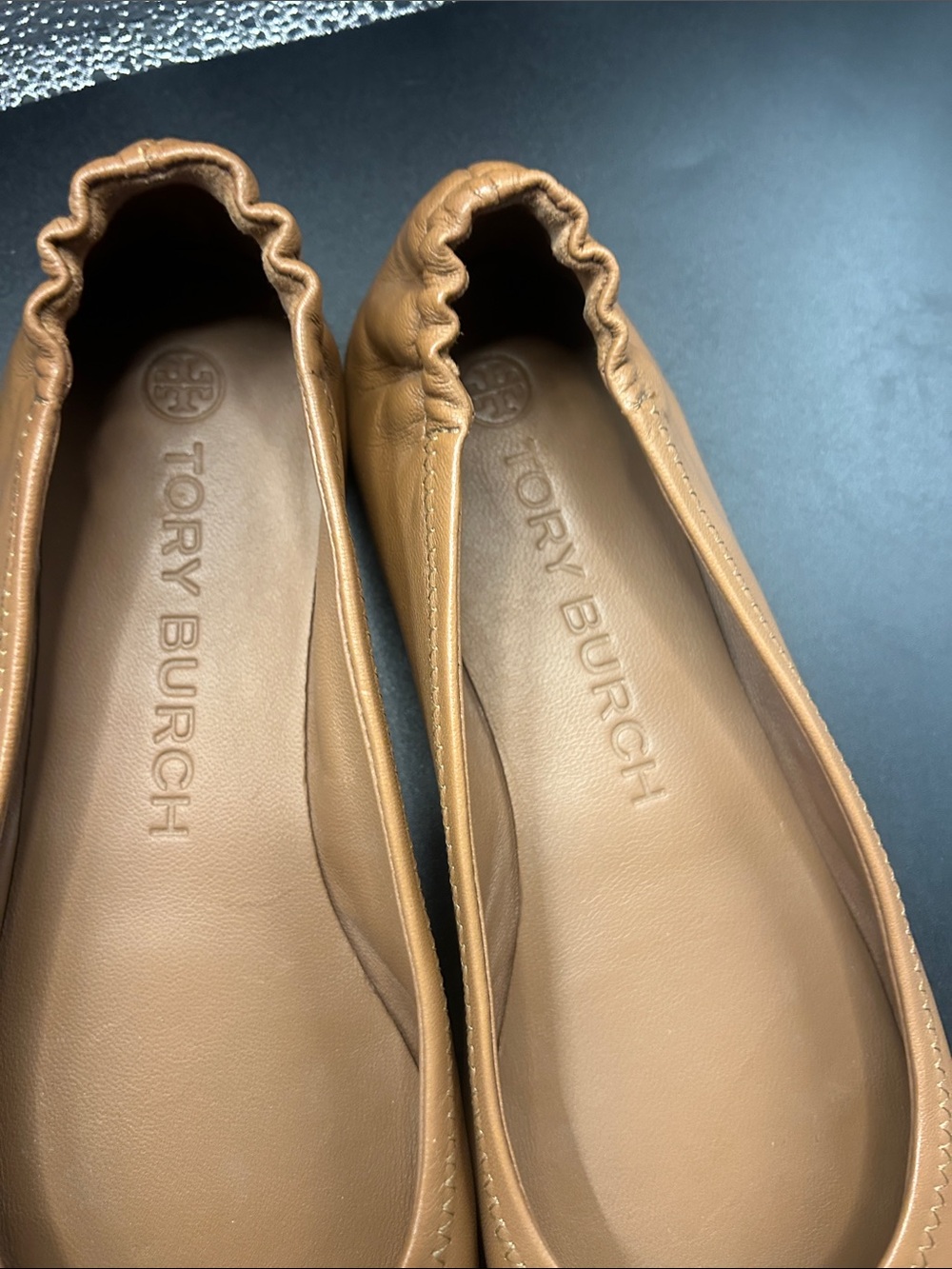 Tory Burch Tan Leather Logo Ballet Flats - Picture 2 of 6